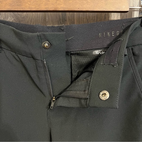 Woman’s Nike Golf Shorts - Picture 3 of 7